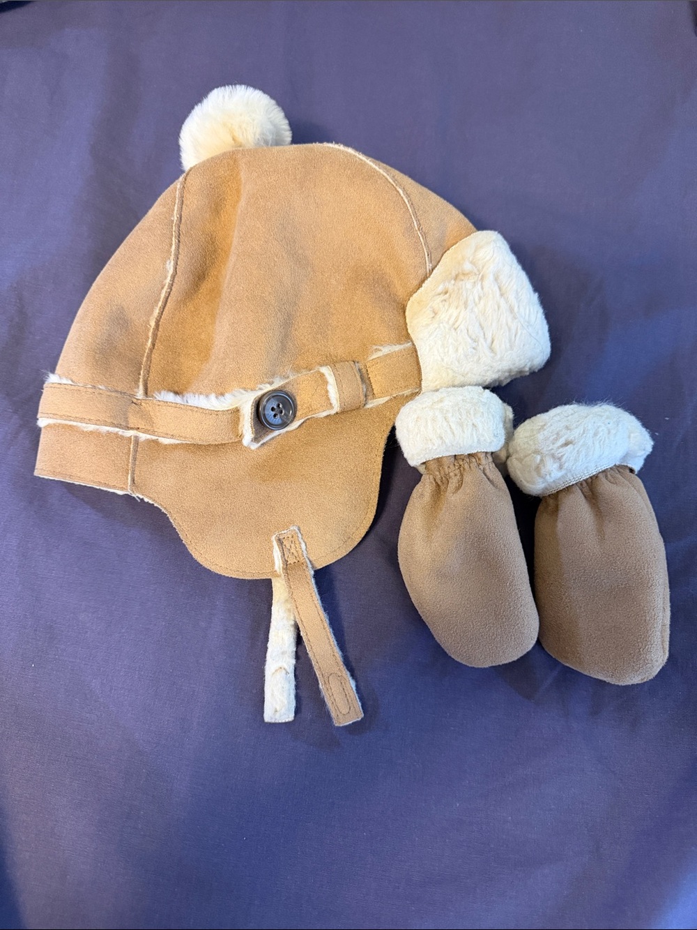 Baby Gap Trapper Hat and Mittens matching set